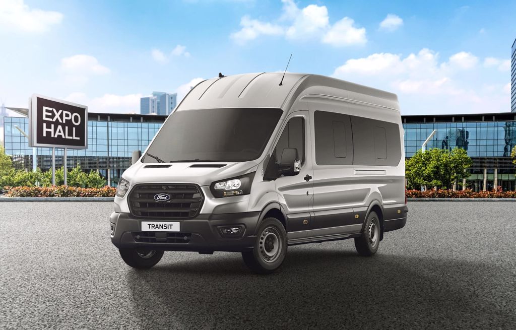 Van Ford Transit Minibus prata